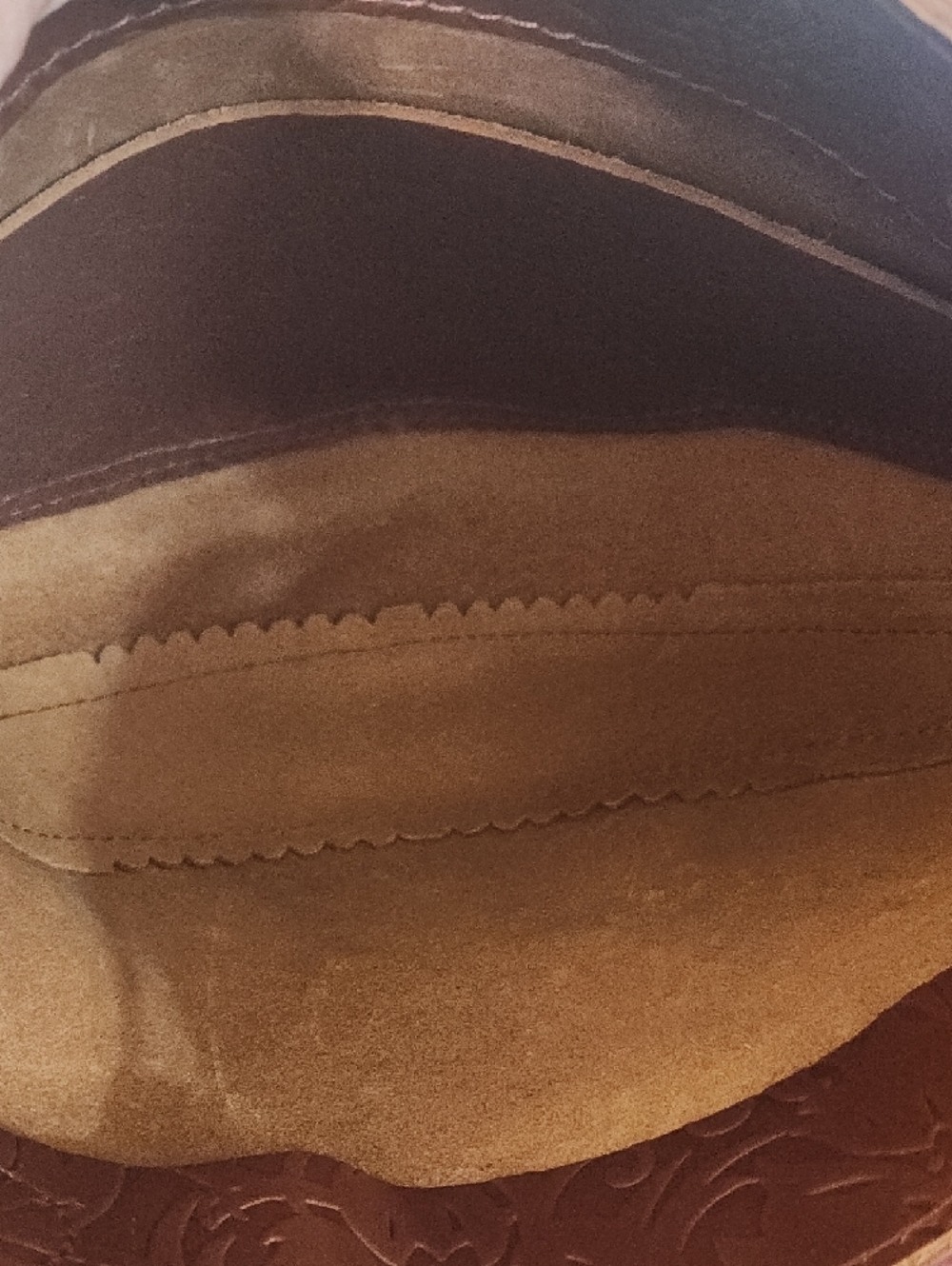 Portland Leather Goods Koala Embossed Leather Bag with Matching Wallet - Picture 3 of 15